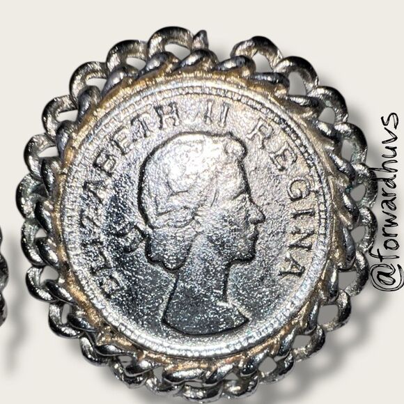 Vintage 1990s Elizabeth II Regina Faux Coin Post Earrings - Picture 3 of 7